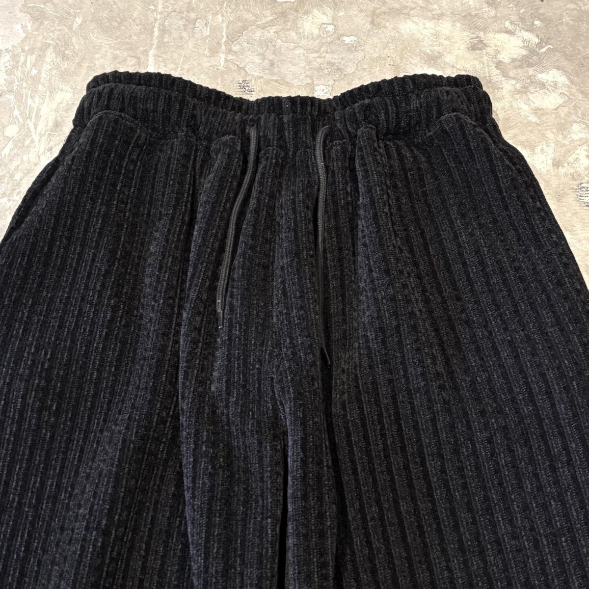 画像10: 【WONDERGROUND】RIB WIDE SILHOUETTE VELOUR PANTS / BLACK / OS (10)