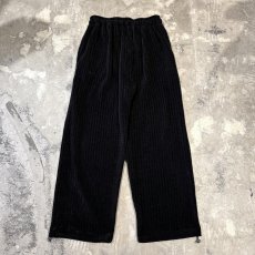 画像2: 【WONDERGROUND】RIB WIDE SILHOUETTE VELOUR PANTS / BLACK / OS (2)