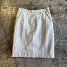 画像1: WHITE COLOR STITCH DESIGN REAL LEATHER SKIRT / W29(M) (1)