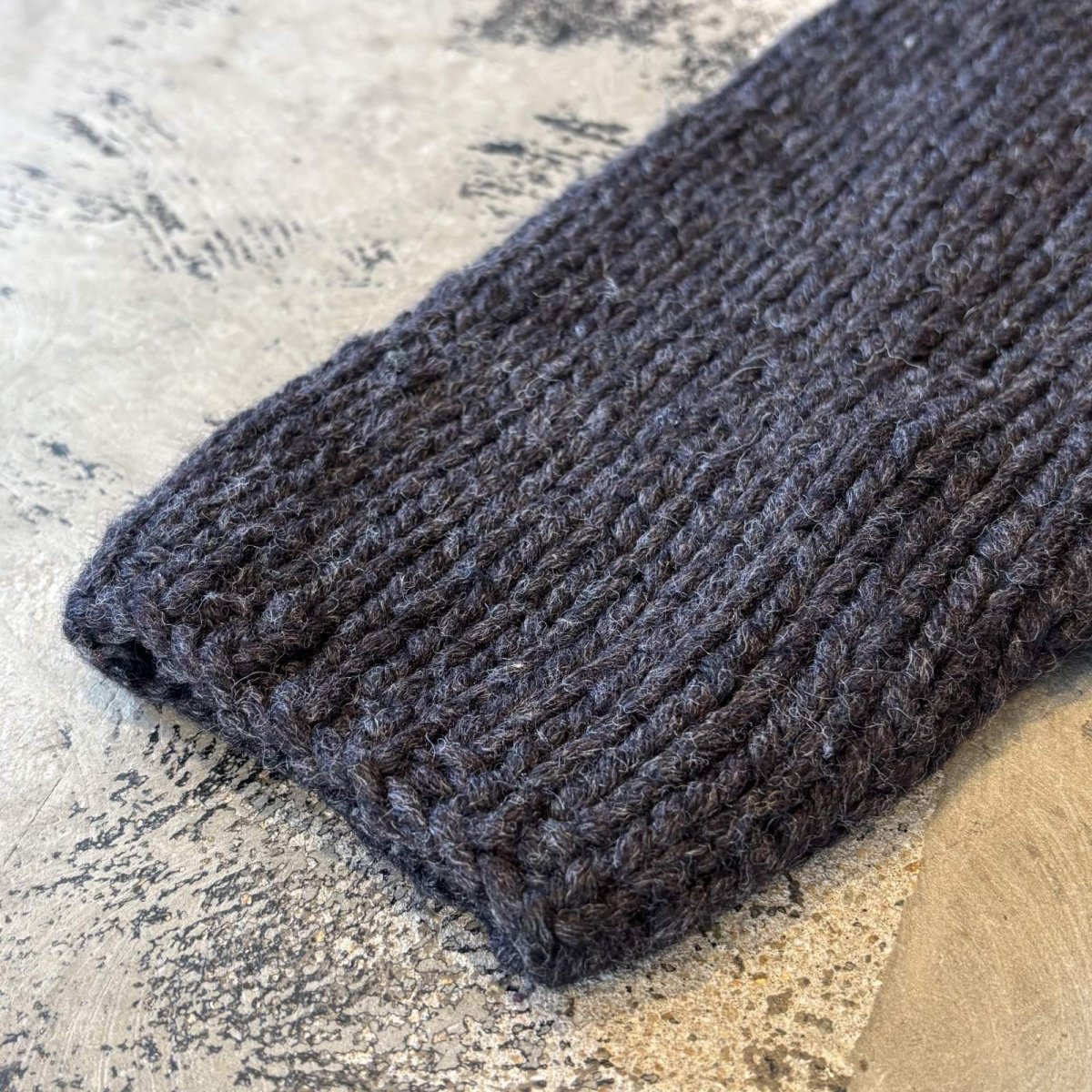 画像8: BICOLOR CUT OFF STYLE HANDKNIT SWEATER / Mens M (8)