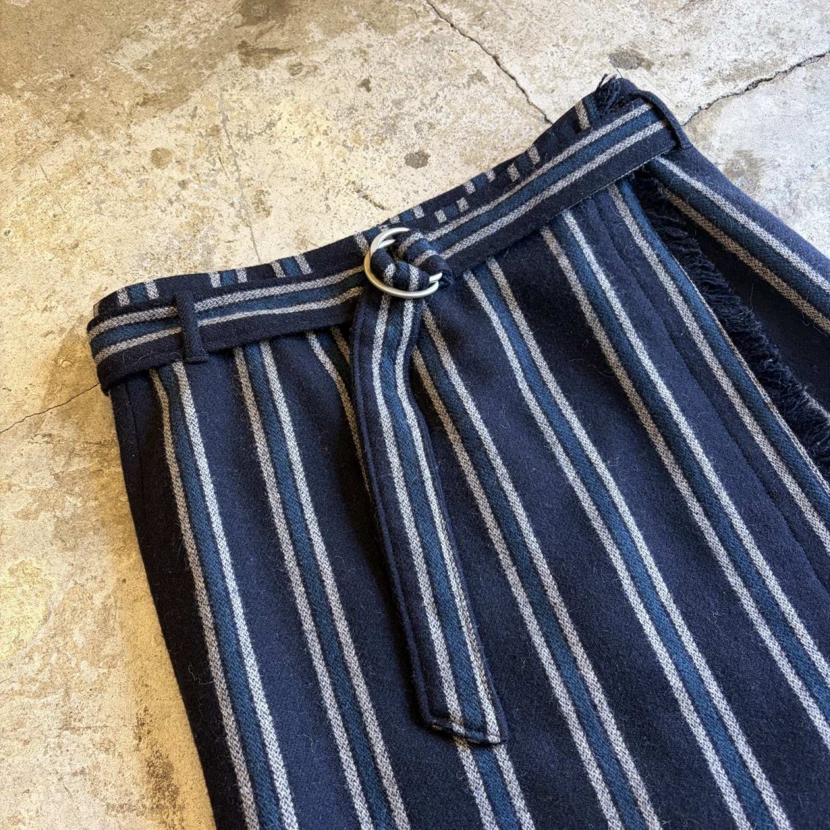 画像3: STRIPE PATTERN SLIT DESIGN BELT SKIRT / FREE~W30 (3)
