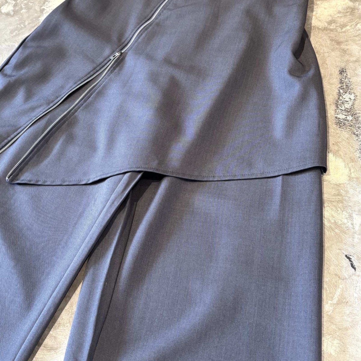 画像4: 【WONDERGROUND】ZIP SKIRT LAYERED BELTED SLACKS / GREY / OS (4)
