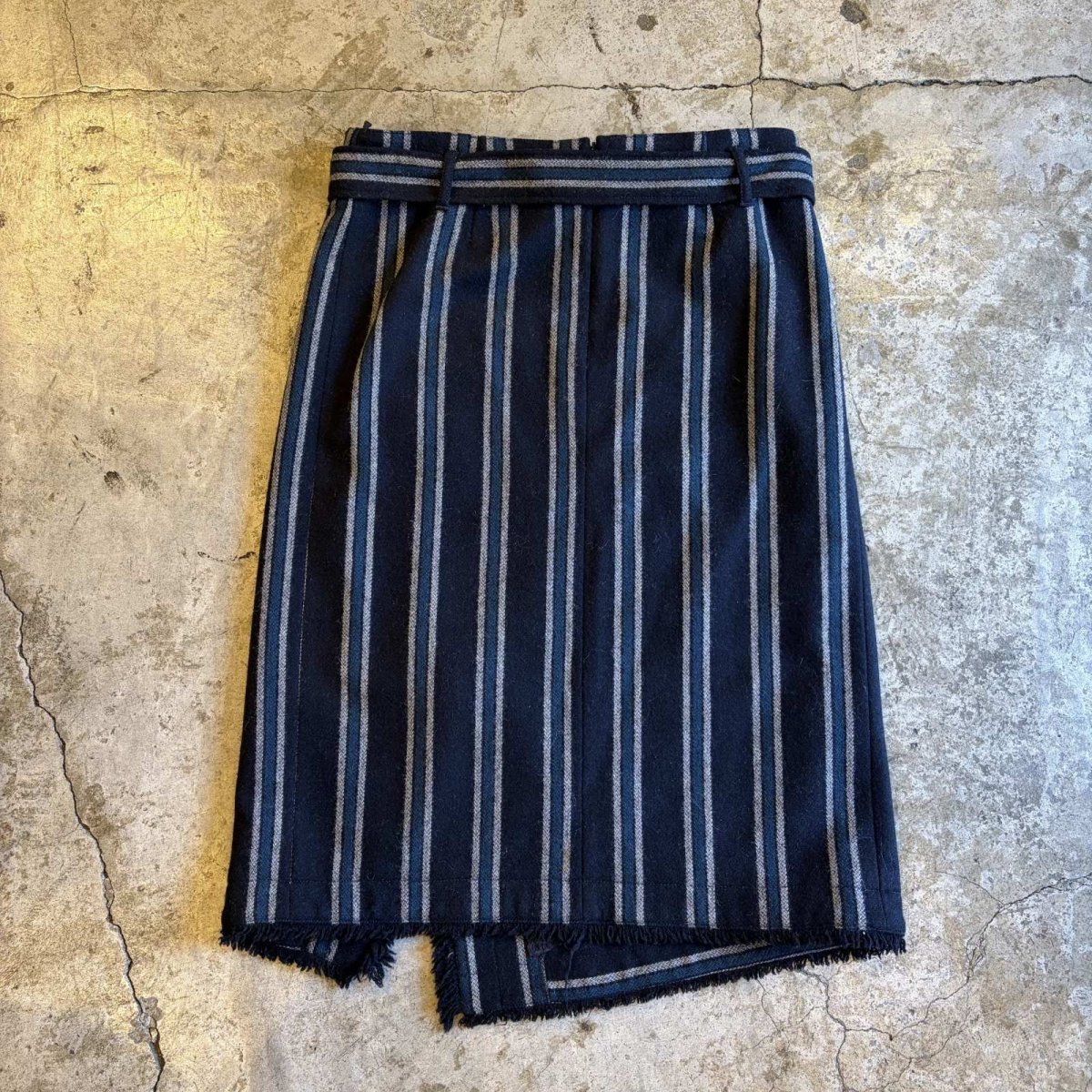 画像2: STRIPE PATTERN SLIT DESIGN BELT SKIRT / FREE~W30 (2)