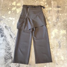 画像1: 【WONDERGROUND】ZIP SKIRT LAYERED BELTED SLACKS / KHAKI / OS (1)