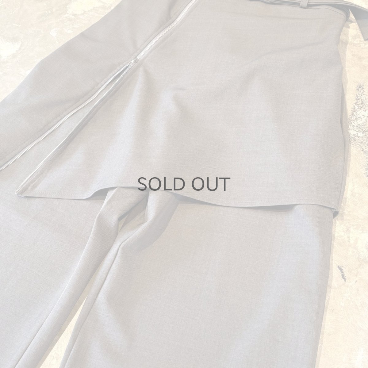 画像4: 【WONDERGROUND】ZIP SKIRT LAYERED BELTED SLACKS / KHAKI / OS (4)