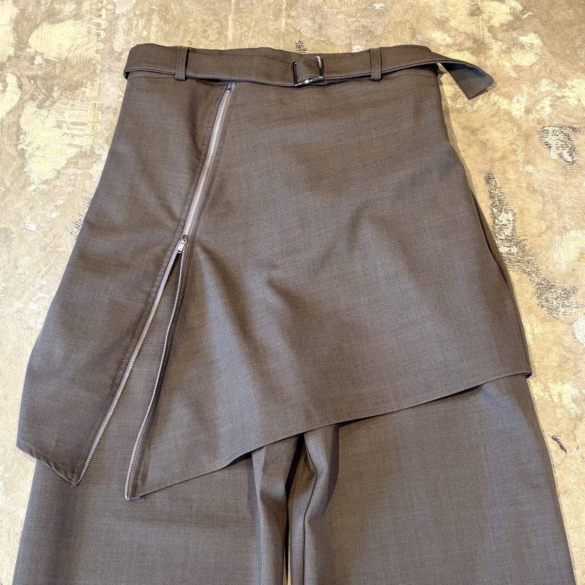 画像10: 【WONDERGROUND】ZIP SKIRT LAYERED BELTED SLACKS / KHAKI / OS (10)