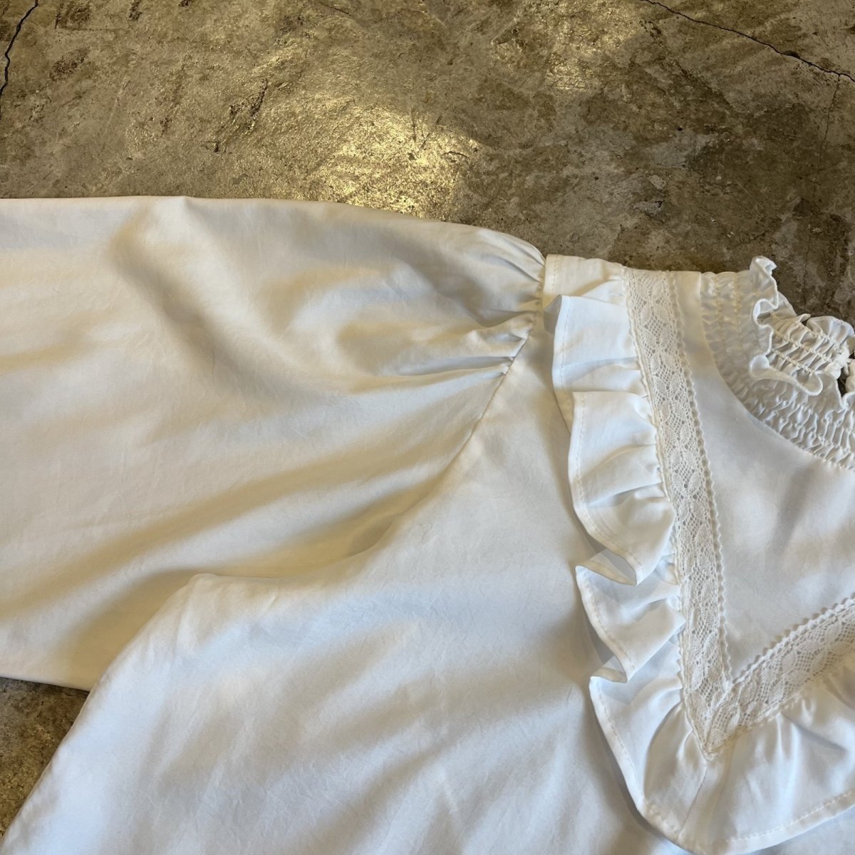 画像11: FLONT FRILL DESIGN VOLUME SLEEVE HALF NECK L/S TOPS / Ladies M (11)