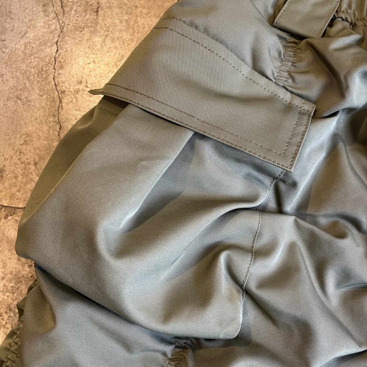 画像11: FRONT ZIP UP GATHER DESIGN NYLON LONG SKIRT / W25~W34 (11)