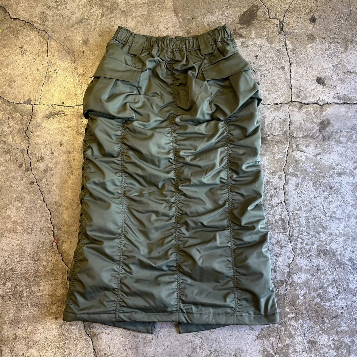 画像2: FRONT ZIP UP GATHER DESIGN NYLON LONG SKIRT / W25~W34 (2)