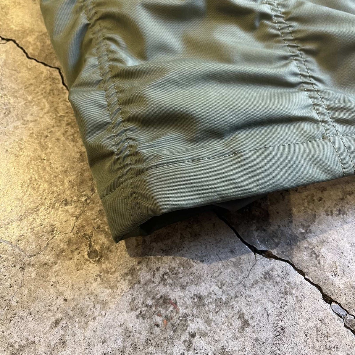 画像3: FRONT ZIP UP GATHER DESIGN NYLON LONG SKIRT / W25~W34 (3)