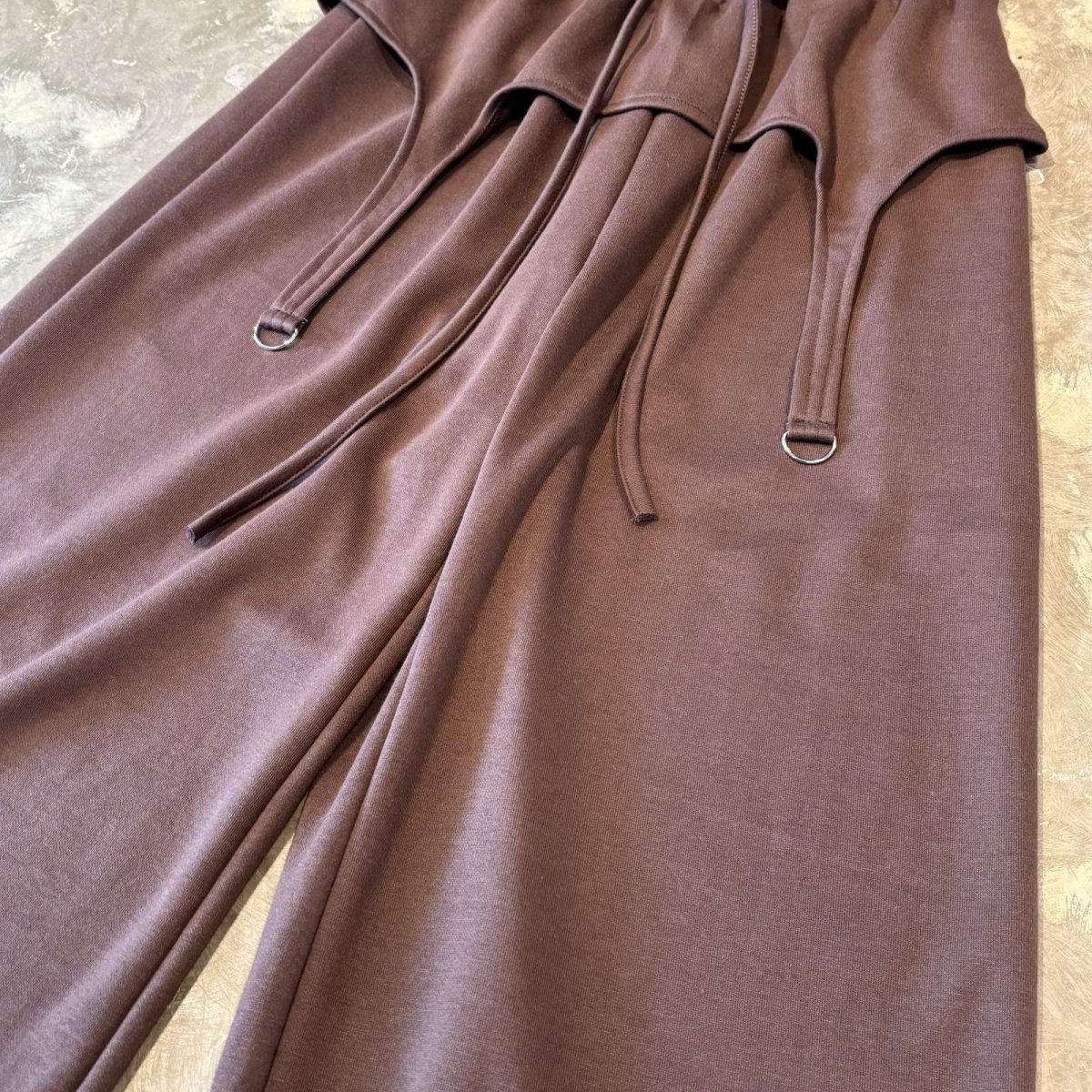 画像4: 【WONDERGROUND】D-CODE LAYERED WIDE SUWEAT PANTS / BROWN / OS (4)