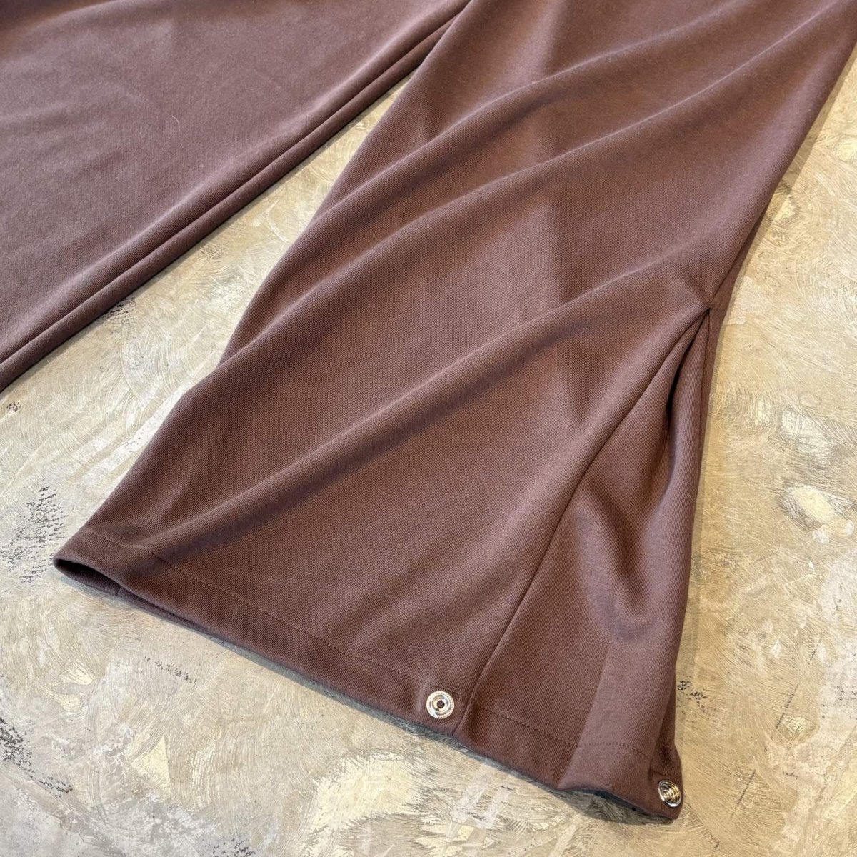 画像9: 【WONDERGROUND】D-CODE LAYERED WIDE SUWEAT PANTS / BROWN / OS (9)