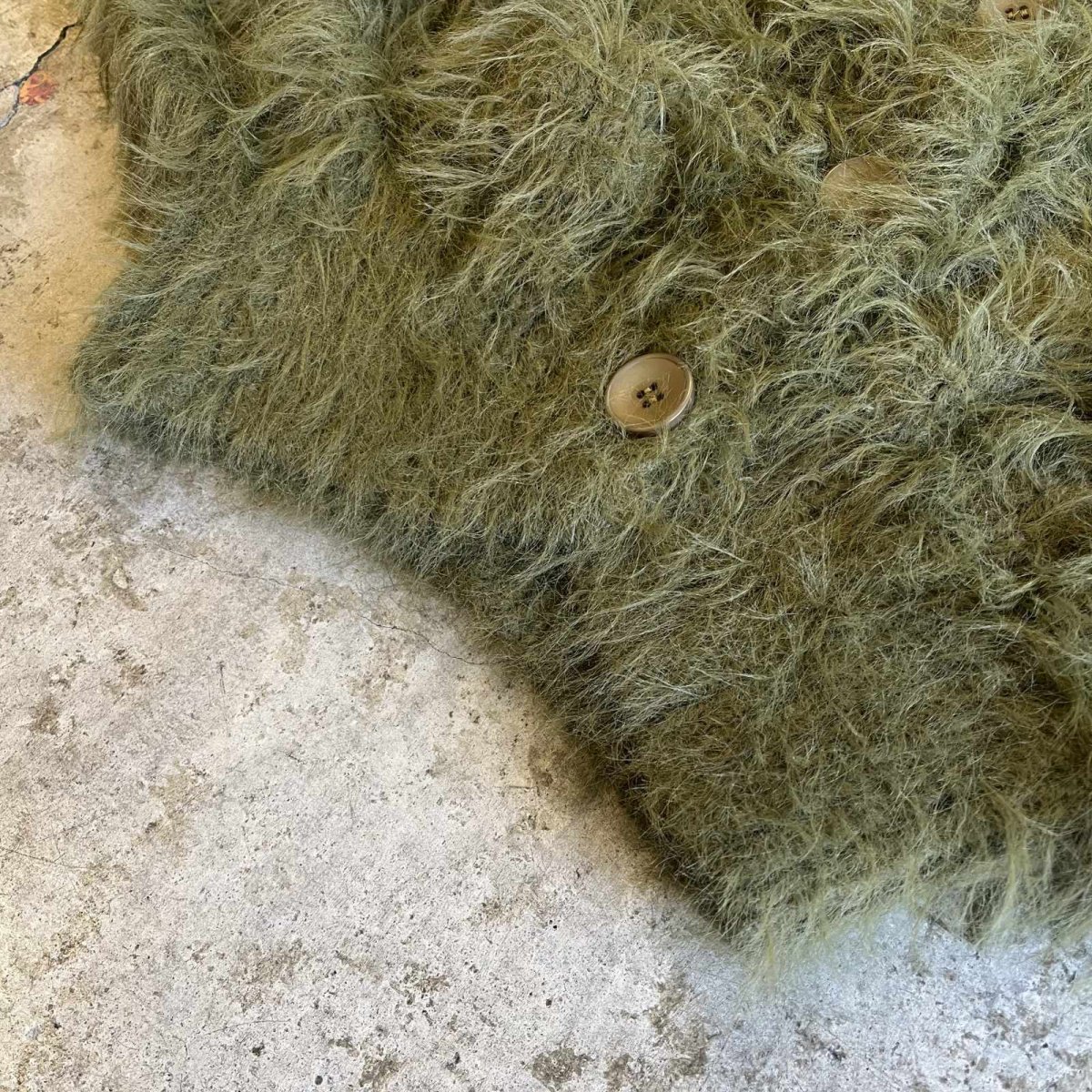 画像4: KHAKI COLOR LONG SHAGGY SHORT DESIGN KNIT CARDIGAN / Ladies M (4)