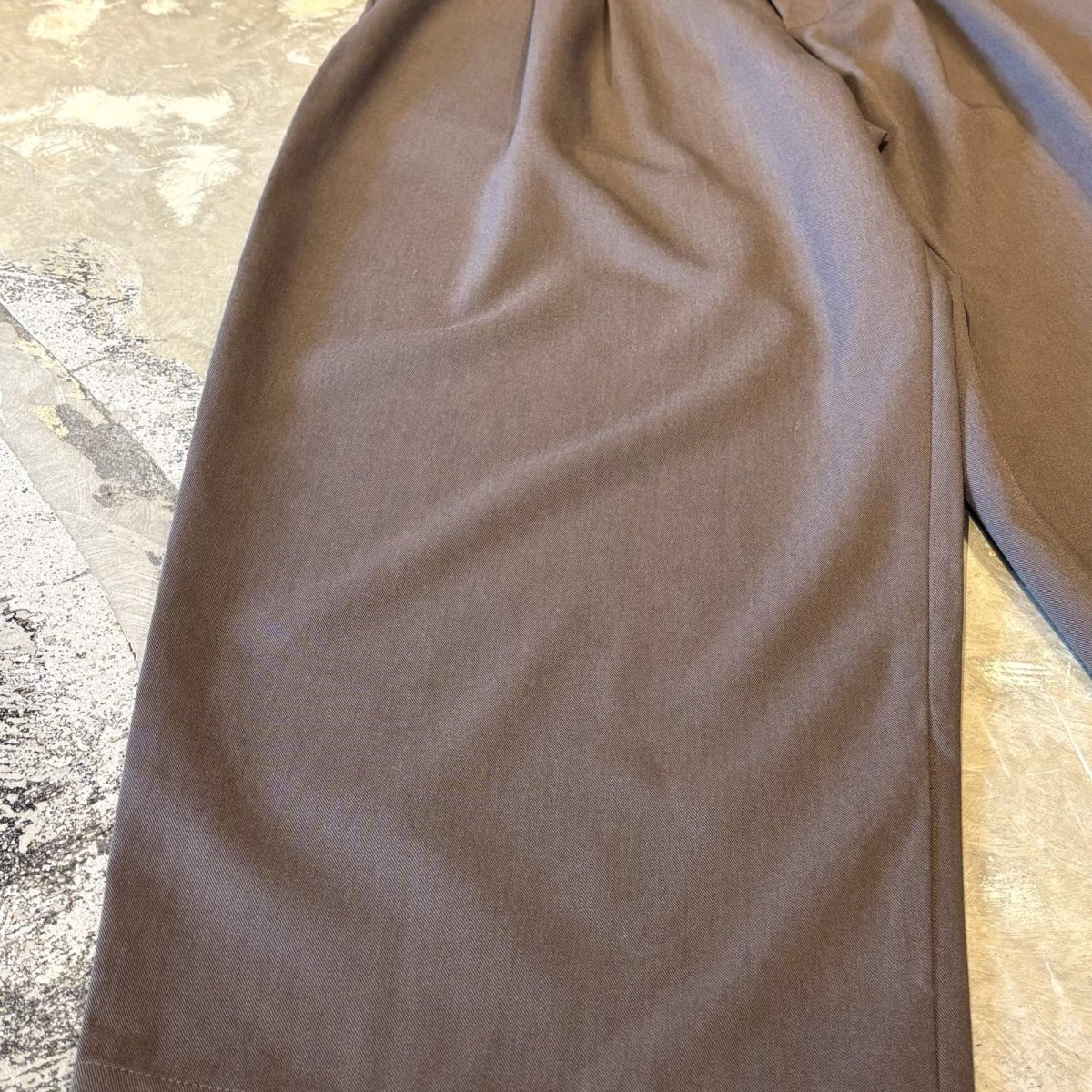 画像7: 【WONDERGROUND】2TUCK WIDE SILHOUETTE SLACKS / BROWN / OS (7)