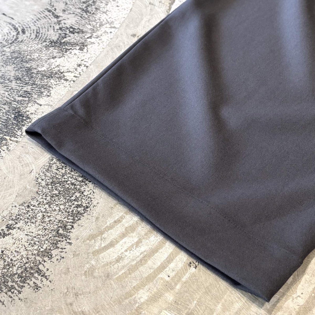 画像8: 【WONDERGROUND】2TUCK WIDE SILHOUETTE SLACKS / GREY / OS (8)