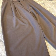 画像5: 【WONDERGROUND】2TUCK WIDE SILHOUETTE SLACKS / BROWN / OS (5)