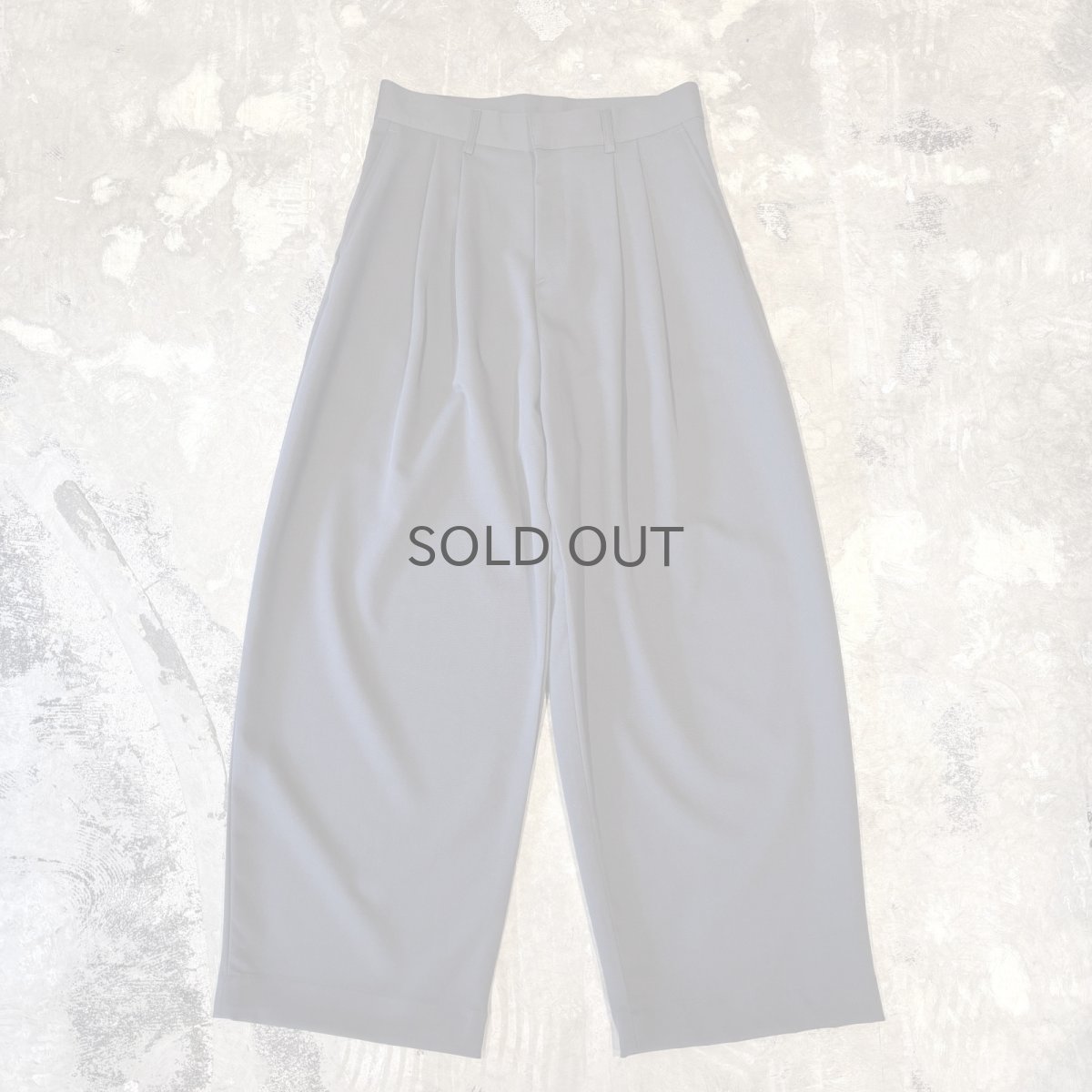 画像1: 【WONDERGROUND】2TUCK WIDE SILHOUETTE SLACKS / GREY / OS (1)