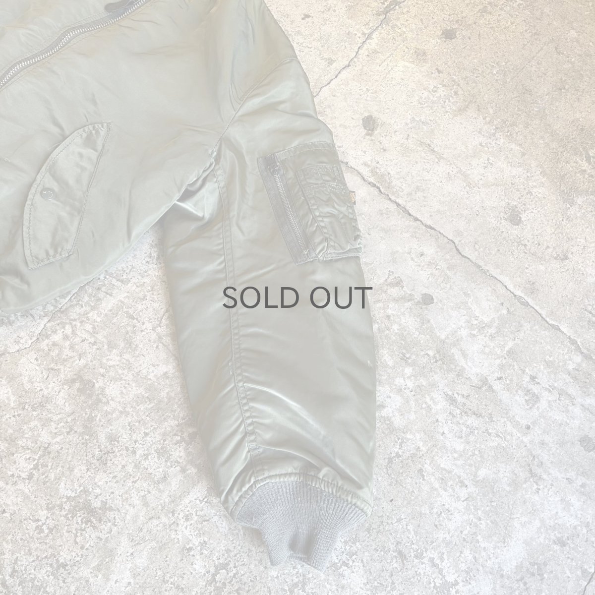 画像8: 【ALPHA】KHAKI COLOR REVERSIBLE DESIGN NYLON MA-1 JACKET / Ladies L M) / MADE IN USA (8)