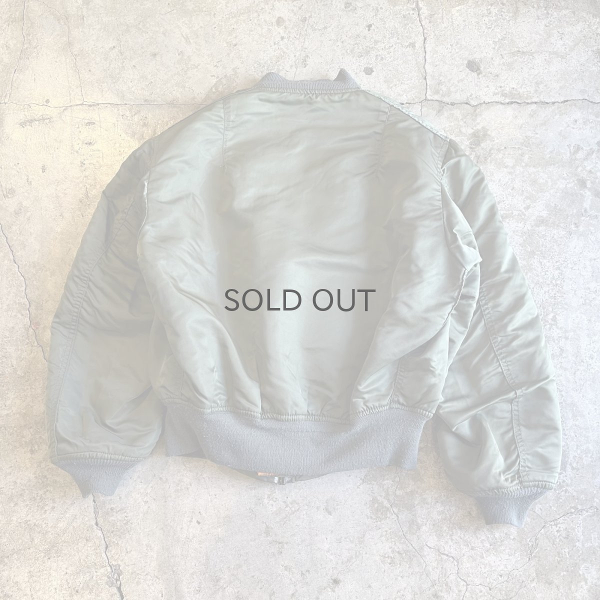 画像2: 【ALPHA】KHAKI COLOR REVERSIBLE DESIGN NYLON MA-1 JACKET / Ladies L M) / MADE IN USA (2)