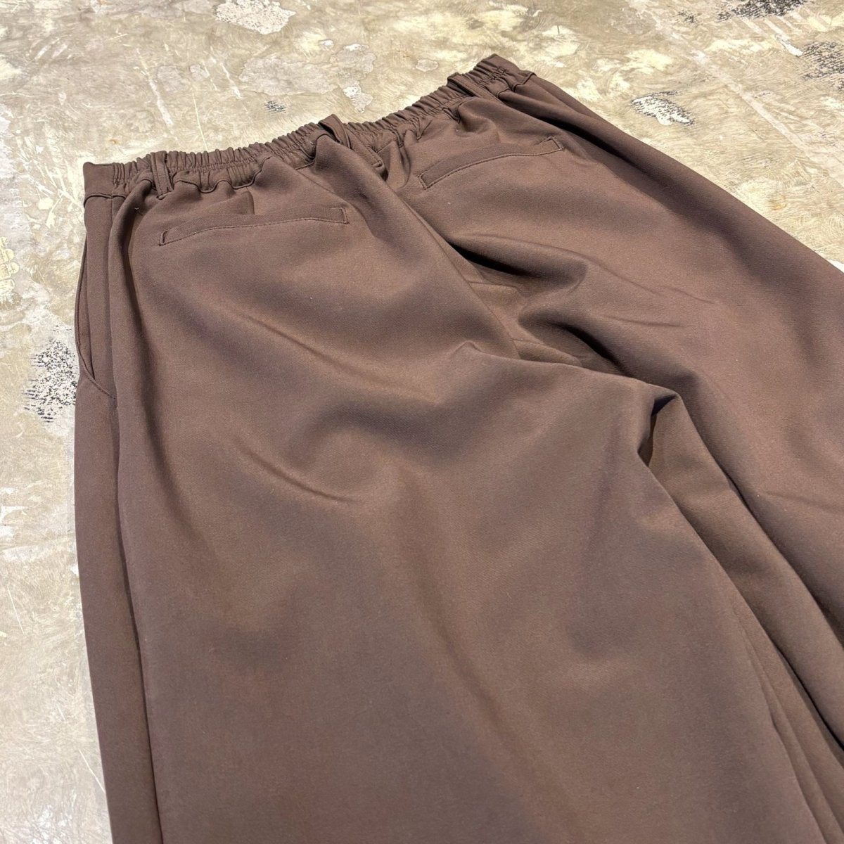 画像9: 【WONDERGROUND】DESIGN TUCK WIDE SILHOUETTE SLACKS / BROWN / OS (9)