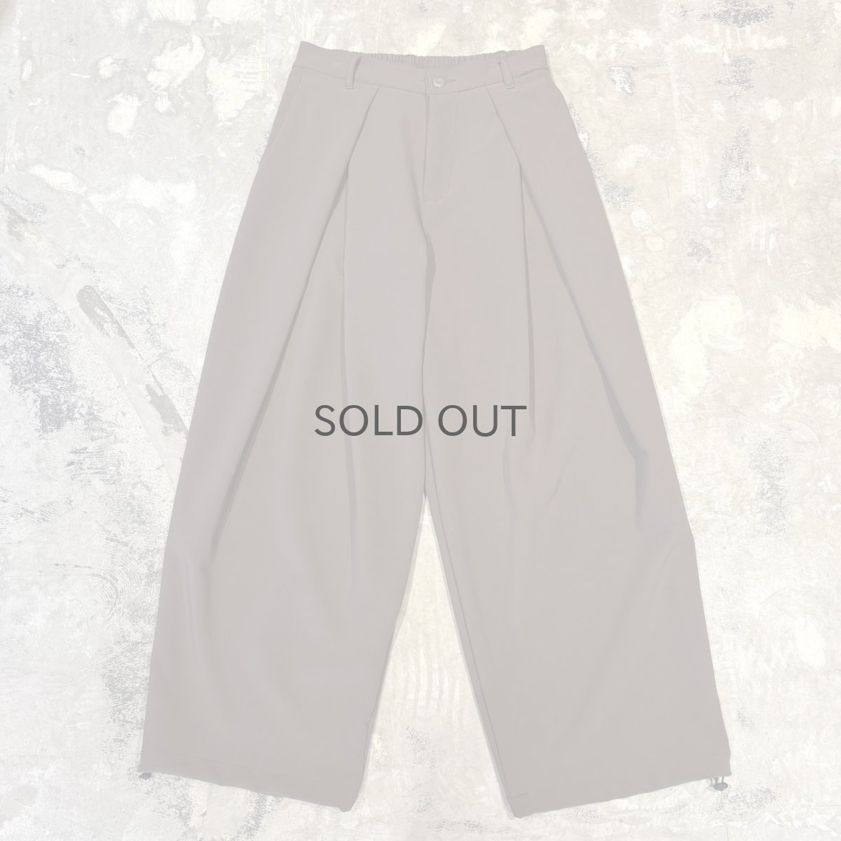 画像1: 【WONDERGROUND】DESIGN TUCK WIDE SILHOUETTE SLACKS / BROWN / OS (1)