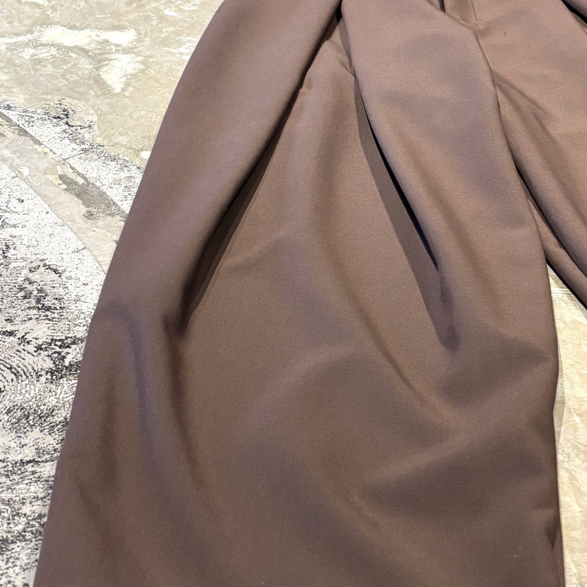 画像7: 【WONDERGROUND】DESIGN TUCK WIDE SILHOUETTE SLACKS / BROWN / OS (7)