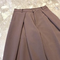 画像3: 【WONDERGROUND】DESIGN TUCK WIDE SILHOUETTE SLACKS / BROWN / OS (3)