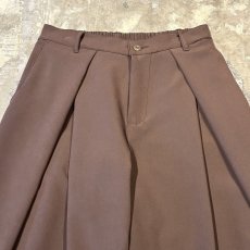 画像10: 【WONDERGROUND】DESIGN TUCK WIDE SILHOUETTE SLACKS / BROWN / OS (10)