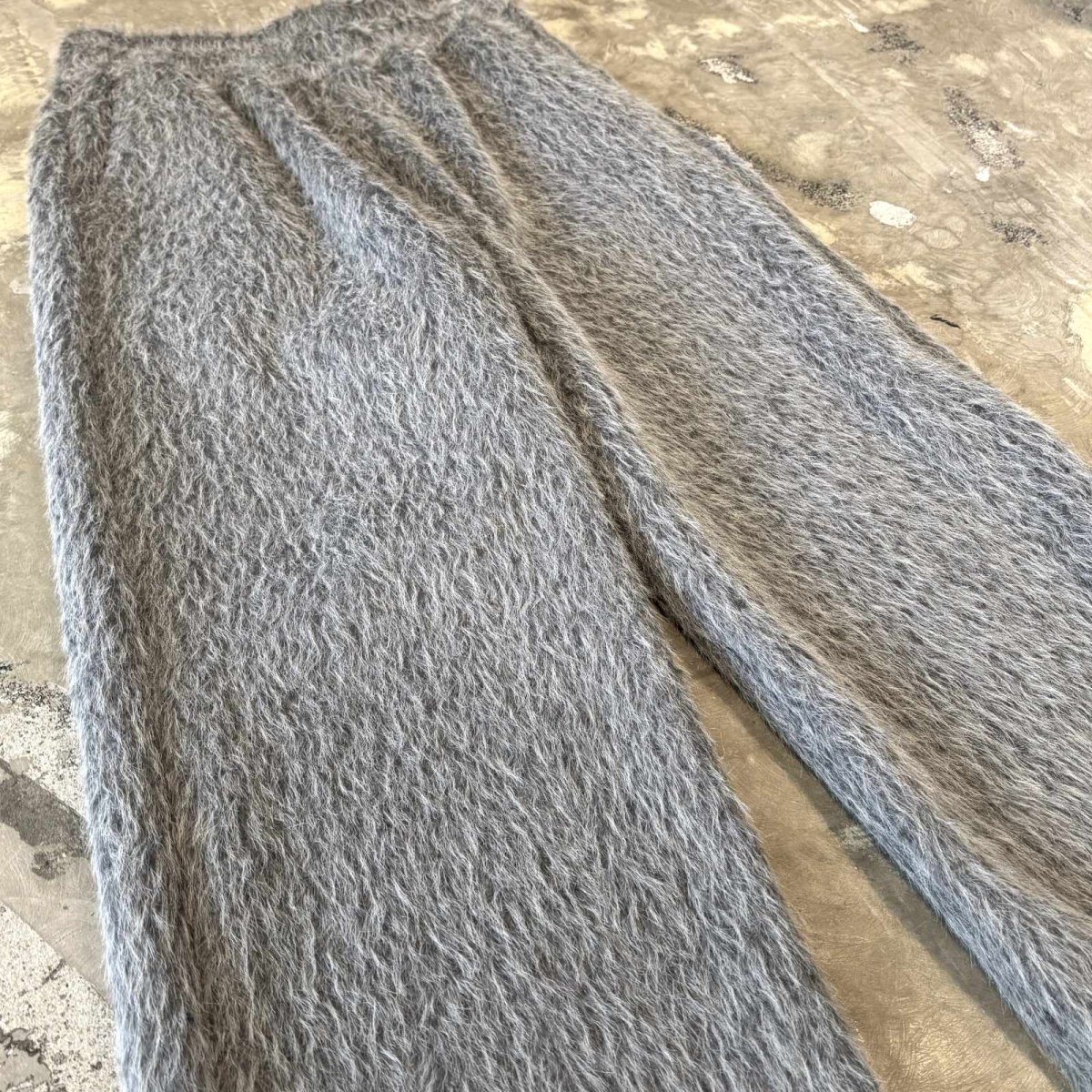 画像5: COLOR FAUX FUR WIDE SILHOUETTE PANTS / GREY / W29~ (5)