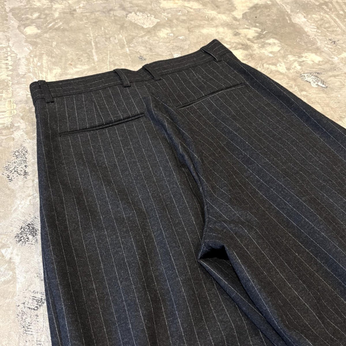 画像9: 【WONDERGROUND】STRIPE PATTERN WIDE WOOL SLACKS / BLACK / OS (9)