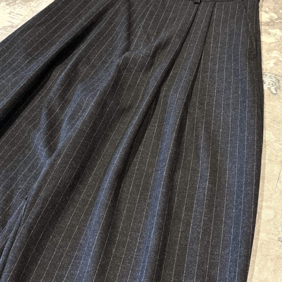 画像4: 【WONDERGROUND】STRIPE PATTERN WIDE WOOL SLACKS / BLACK / OS (4)