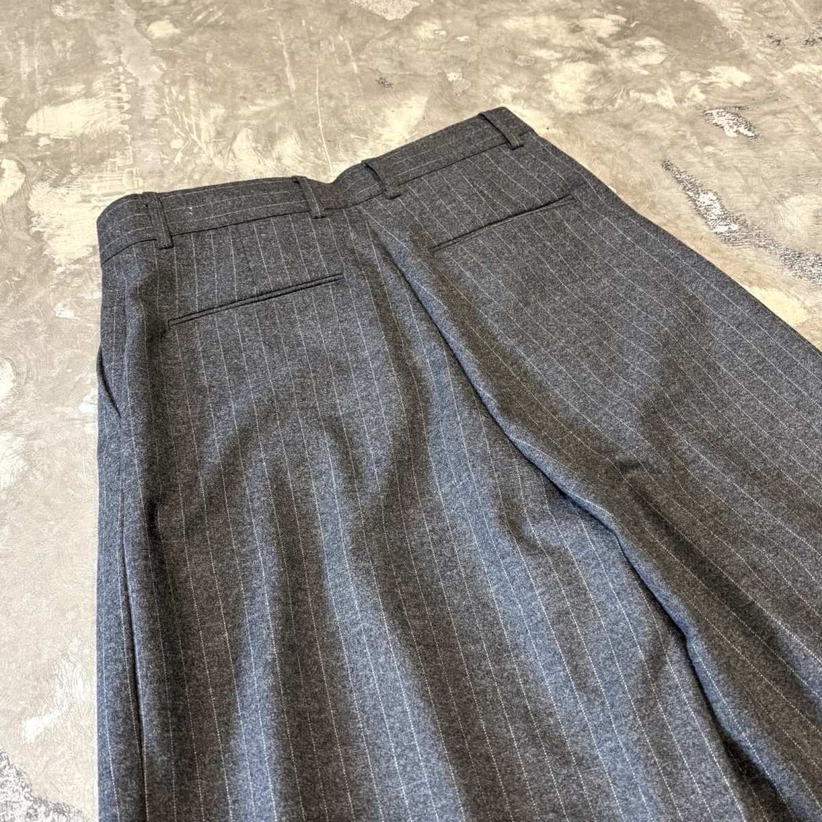画像9: 【WONDERGROUND】STRIPE PATTERN WIDE WOOL SLACKS / GREY / OS (9)