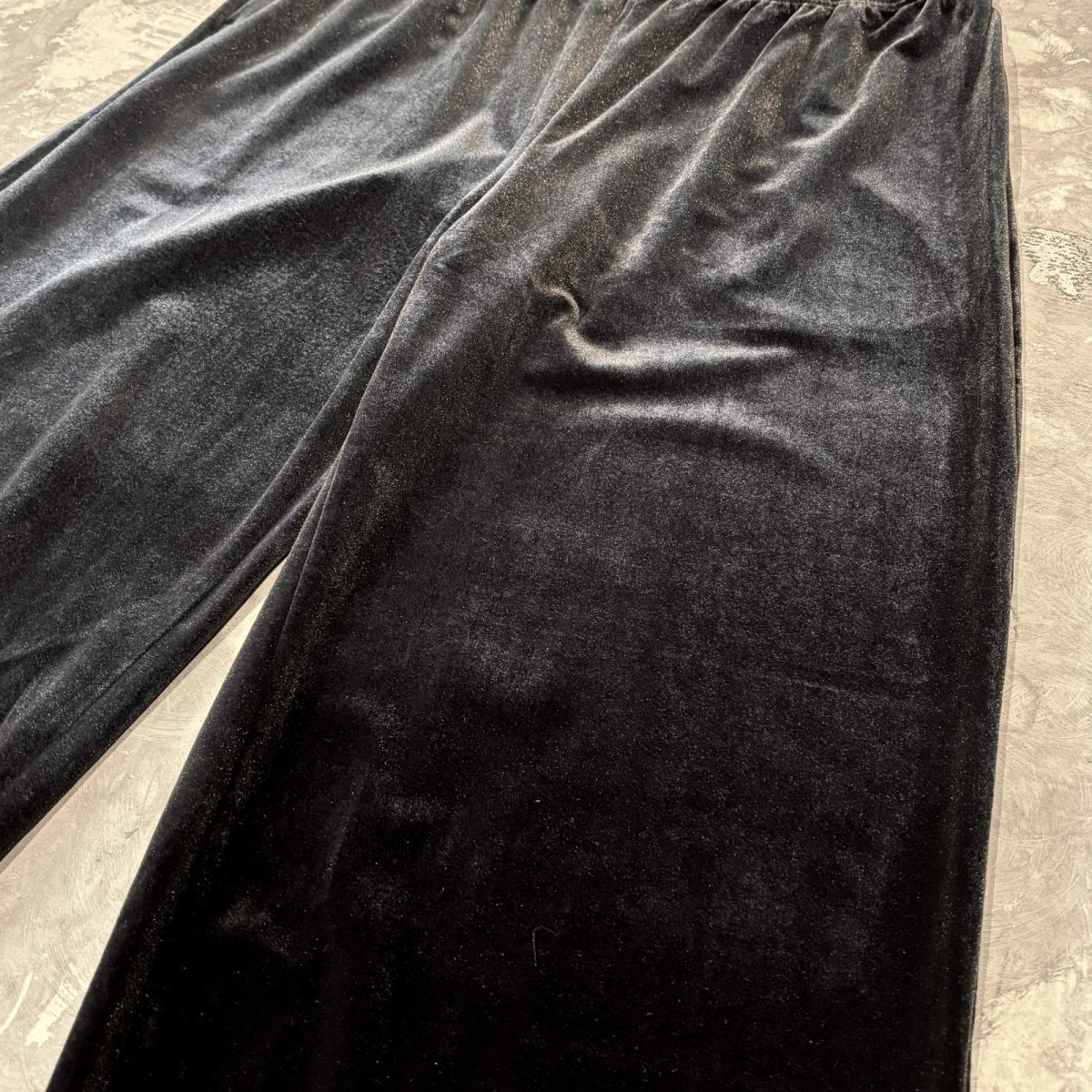 画像4: BLACK COLOR WIDE SILHOUETTE VELOUR PANTS / FREE (4)