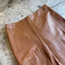 画像3: BROWN COLOR DESIGN FRINGE LEATHER SKIRT / W30 / MADE IN ITALY (3)