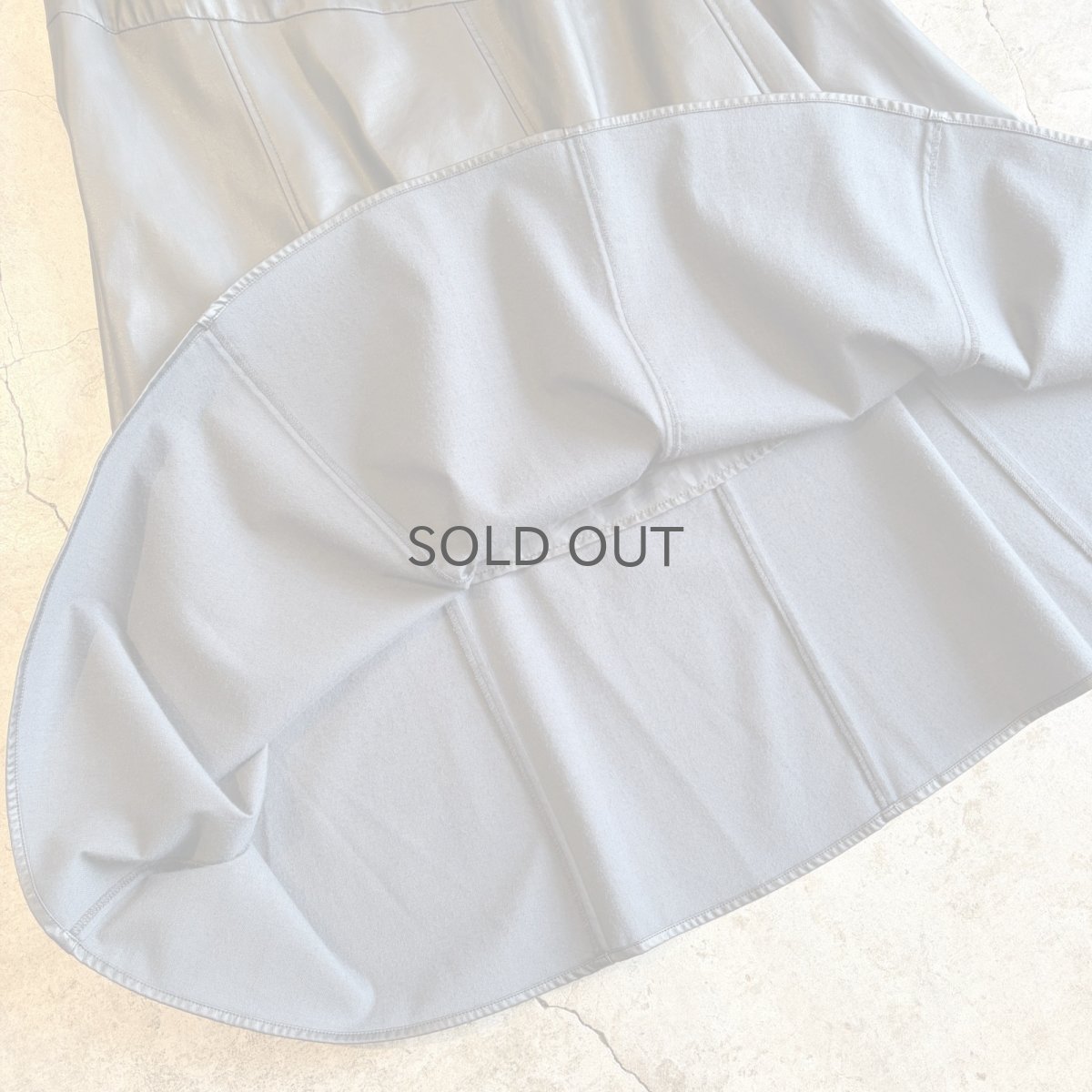 画像6: BLACK COLOR FAUX LEATHER FLARE DESIGN SKIRT / W24~W35 (6)