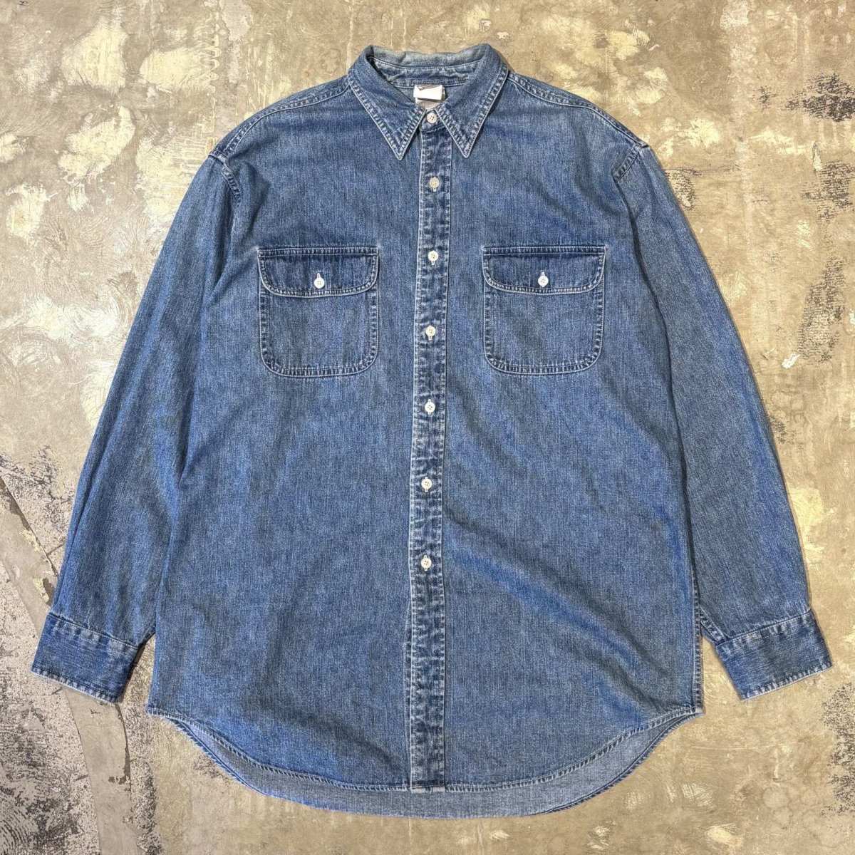 画像2: "LOONEY TUNES" BACK CHARACTER EMBROIDERY L/S SHIRT / Mens M(L~XL) (2)