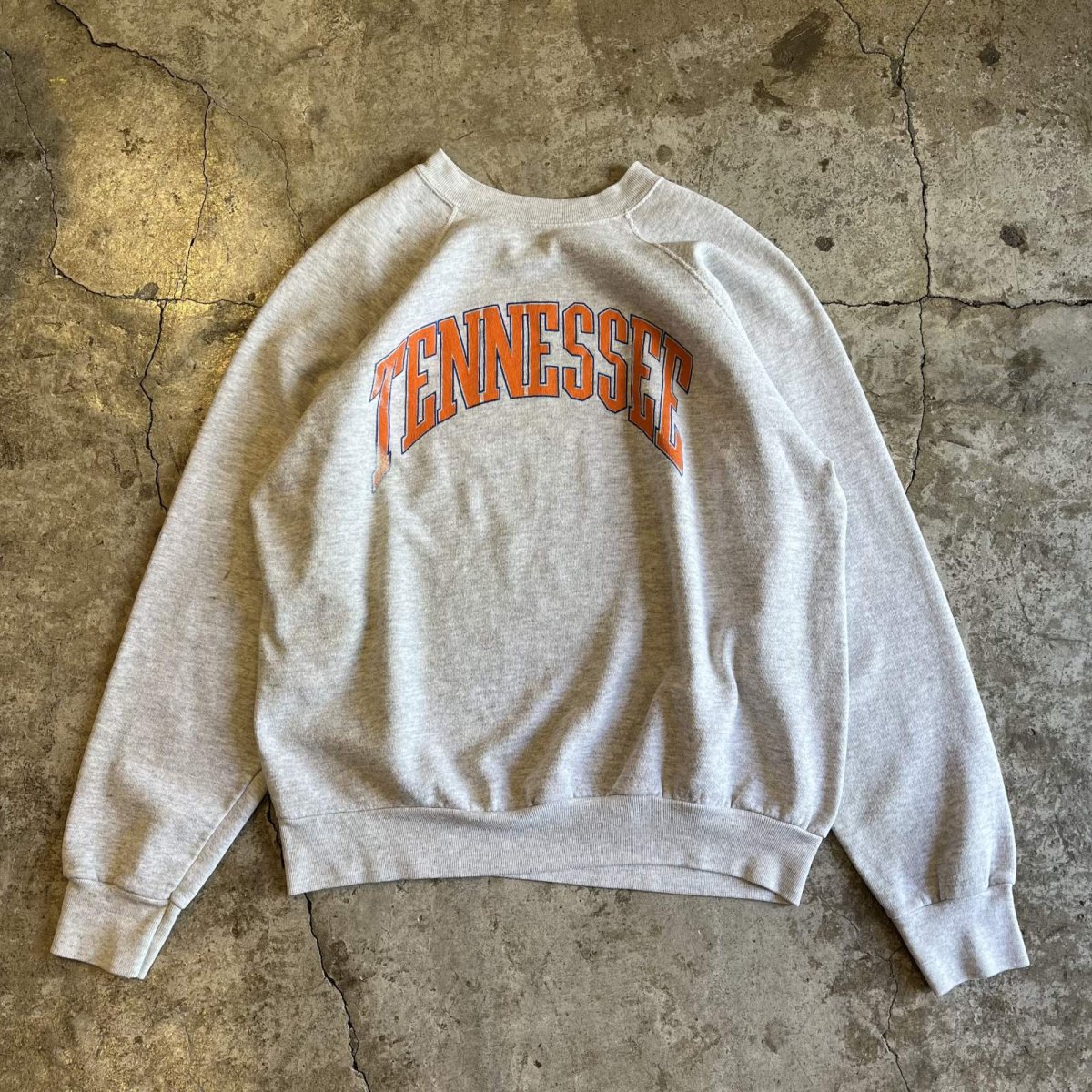 画像1: 90's "TENNESSEE" COLOR LOGO POINT DESIGN L/S SWEAT / Ladies L(XL) / MADE IN USA (1)