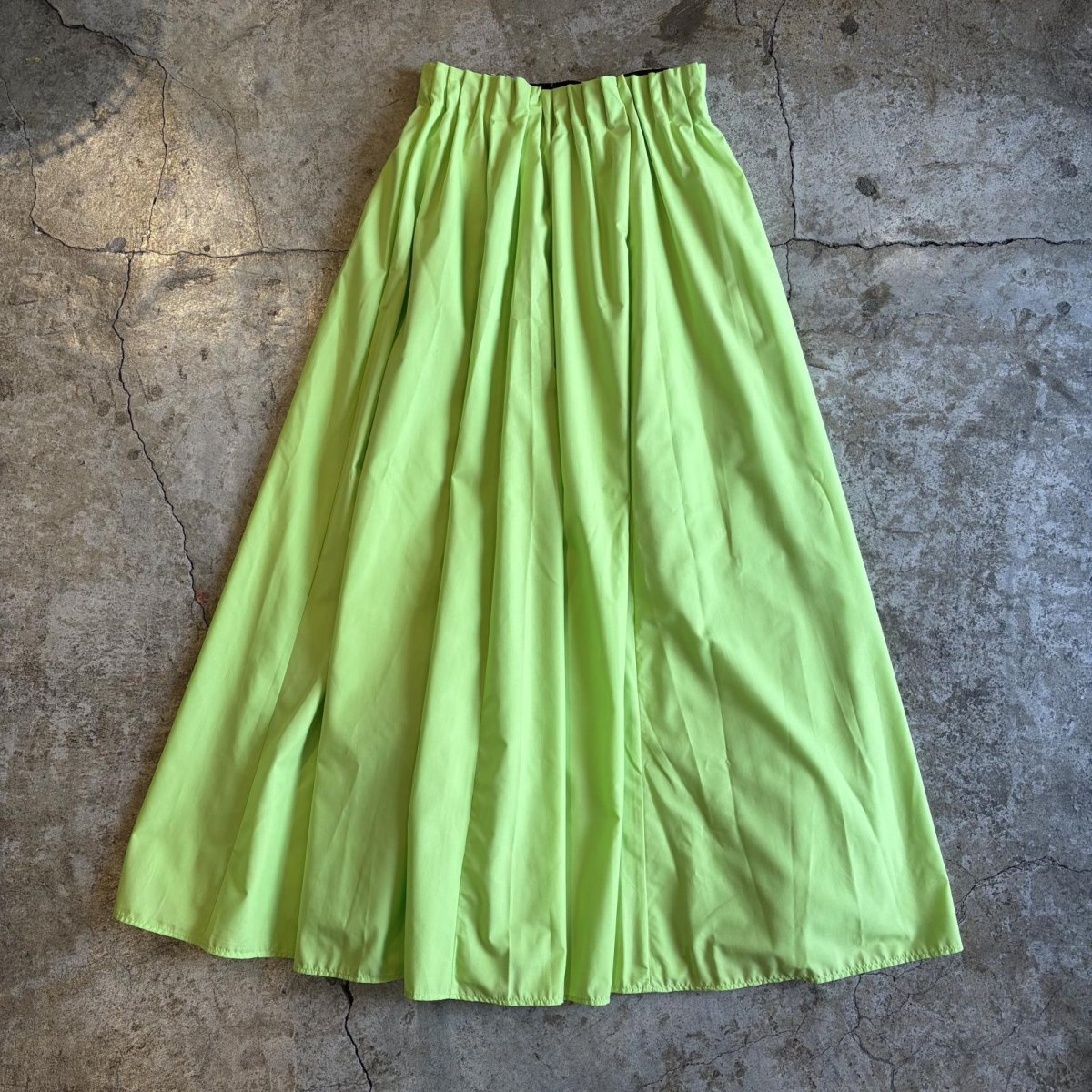 画像2: YELLOW GREEN NEON COLOR DESIGN FLARE SKIRT / W24~W31 (2)