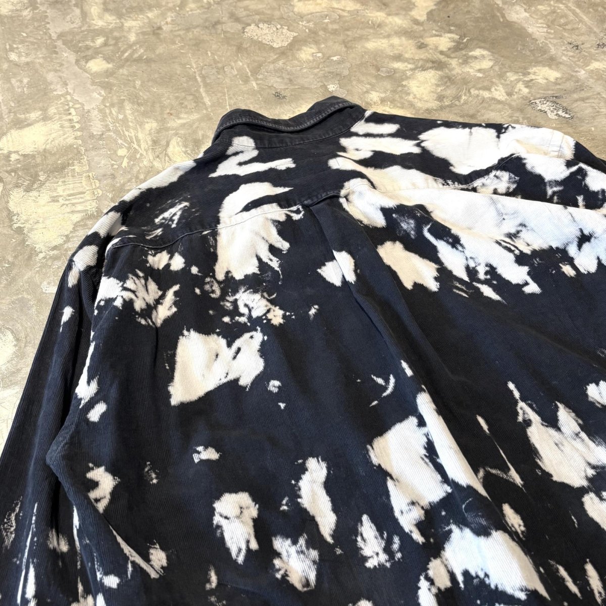 画像9: MONOCHROME BLEACHED PATTERN CORDUROY L/S SHIRT / Mens XL (9)