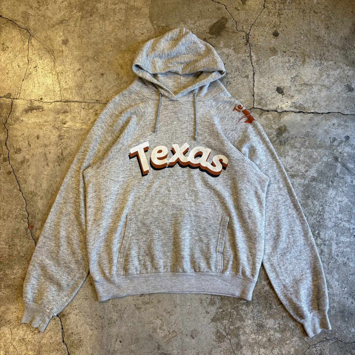 画像1: 80's "Texas" LOGO PRINT DESIGN SWEAT HOODIE / Ladies M / MADE IN USA (1)