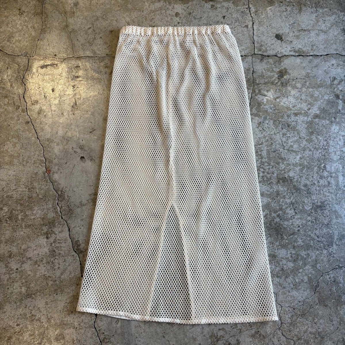 画像1: IVORY COLOR MESH DESIGN BACK SLIT LONG SKIRT / W26~W39 (1)