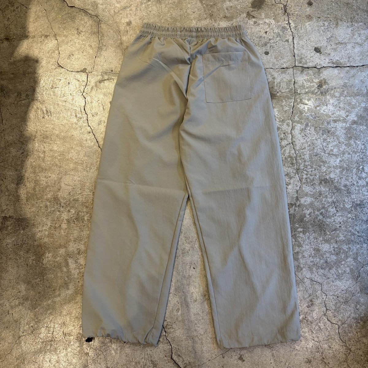 画像2: 【WONDERGROUND】WAVE NOTCH PATTERN NYLON PANTS / GRAY / OS (2)