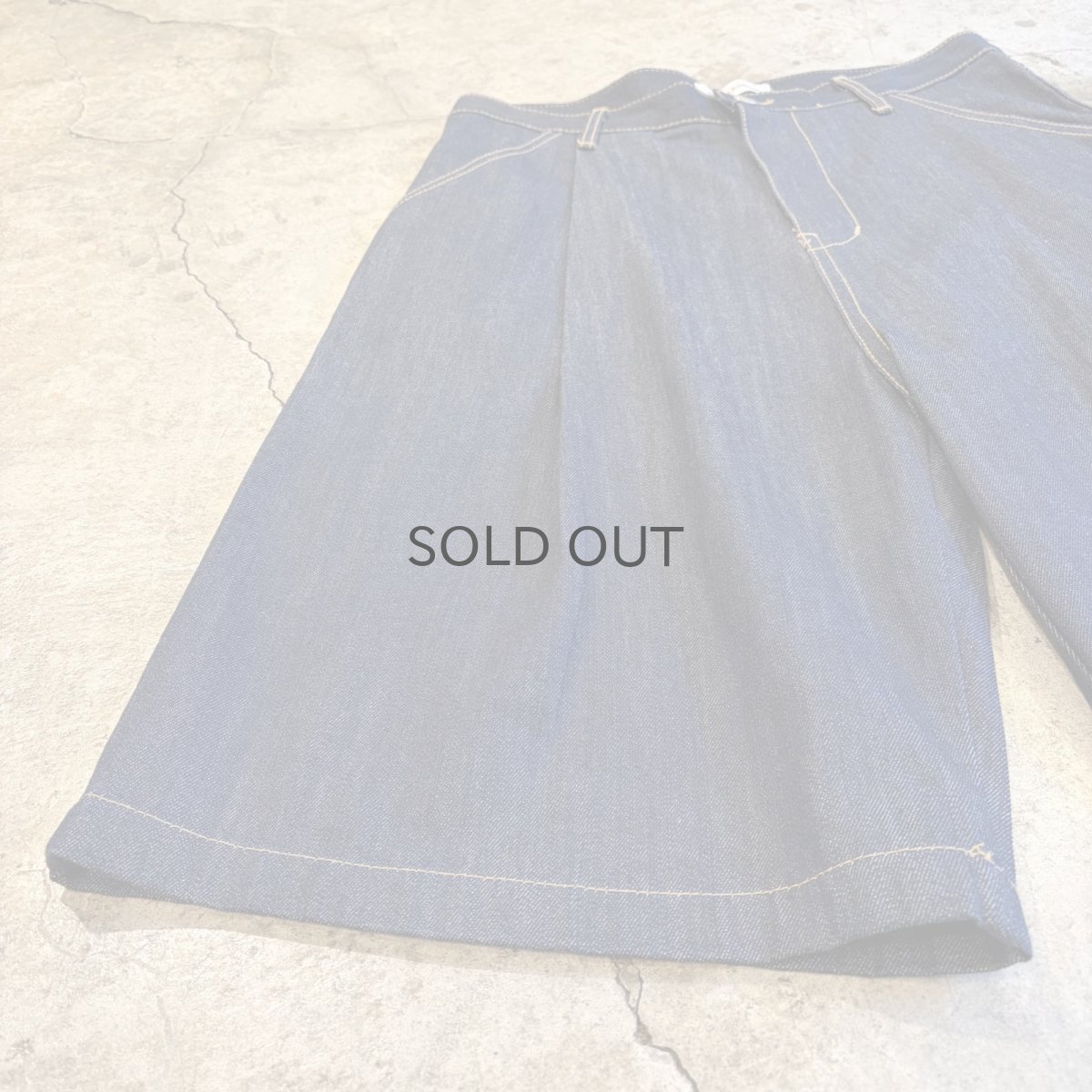 画像4: 【WONDERGROUND】BERMUDA INDIGO DENIM SHORTS / OS (4)