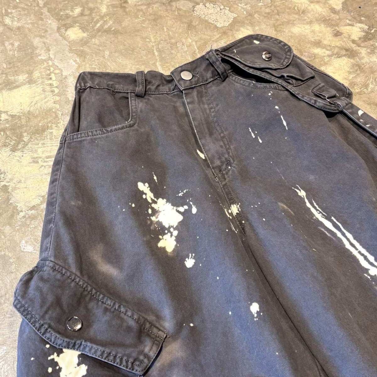 画像3: 【WONDERGROUND】BALLOON SILHOUETTE BLEACHED CARGO PANTS / OS (3)