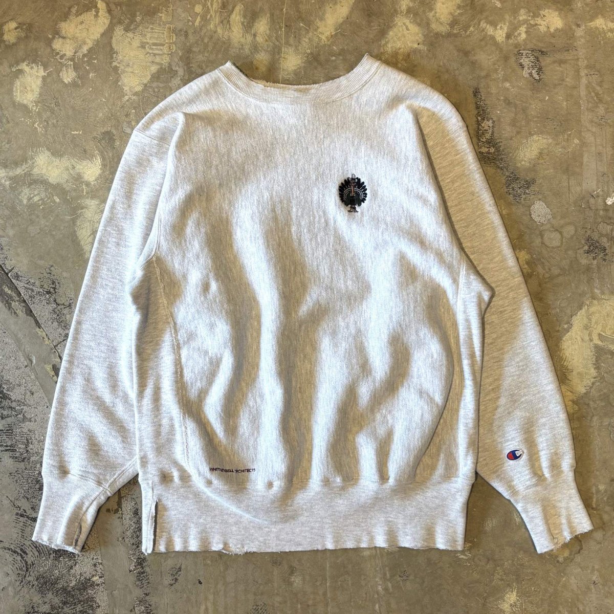 画像1: 90's【CHAMPION】REVERSE WEAVE EMBROIDERY SWEAT / Mens L (1)