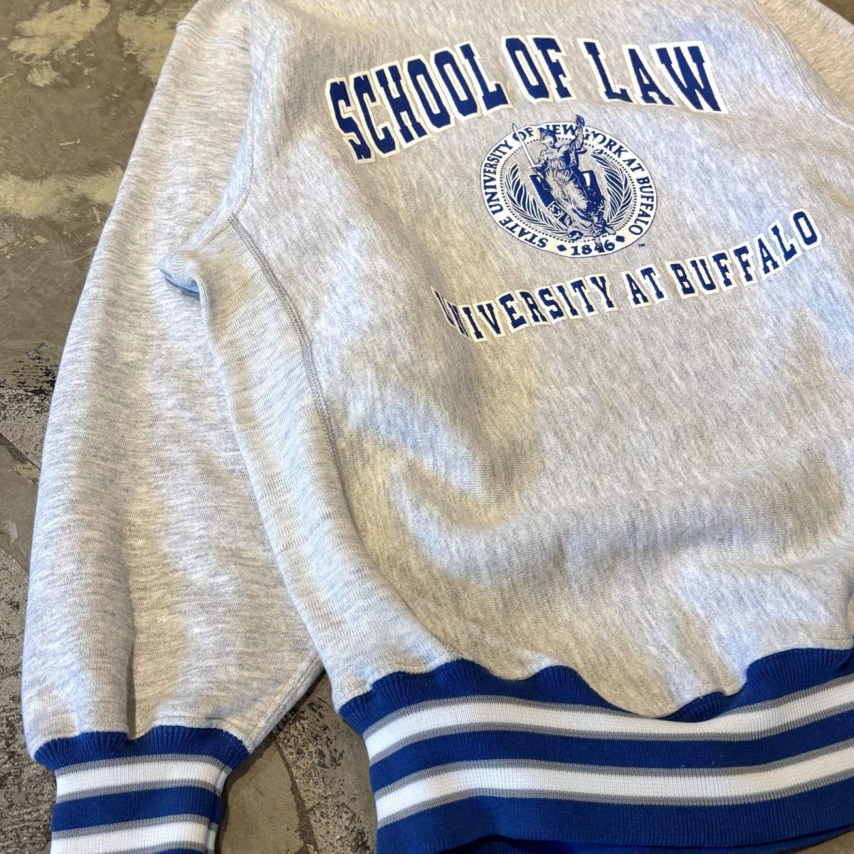 画像5: 90's "SCHOOL OF LAW" PRINTED SWEAT / Mens XL / MADE IN USA (5)
