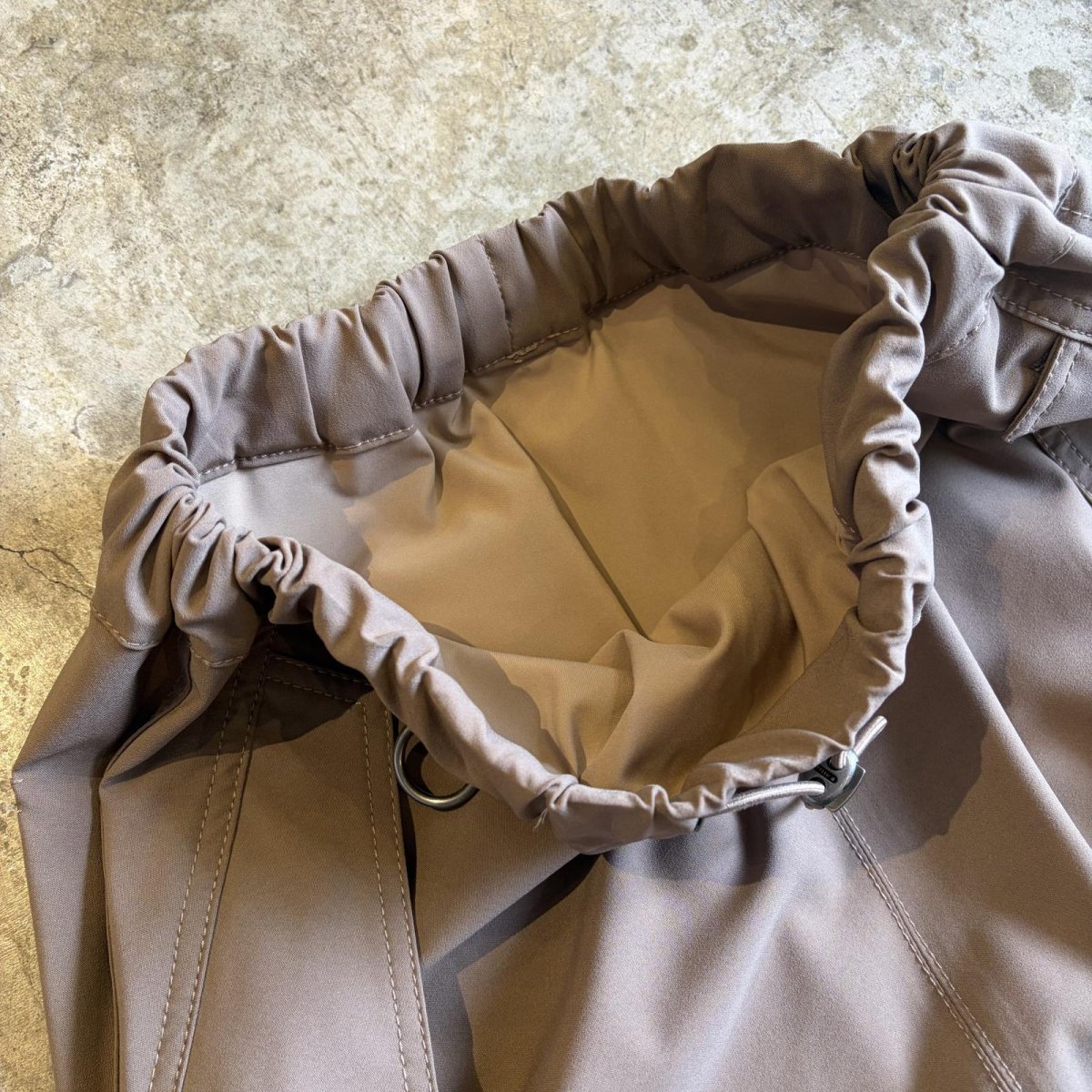 画像8: WAIST DRAW CORD DESIGN CARGO SKIRT / FREE~W35 (8)