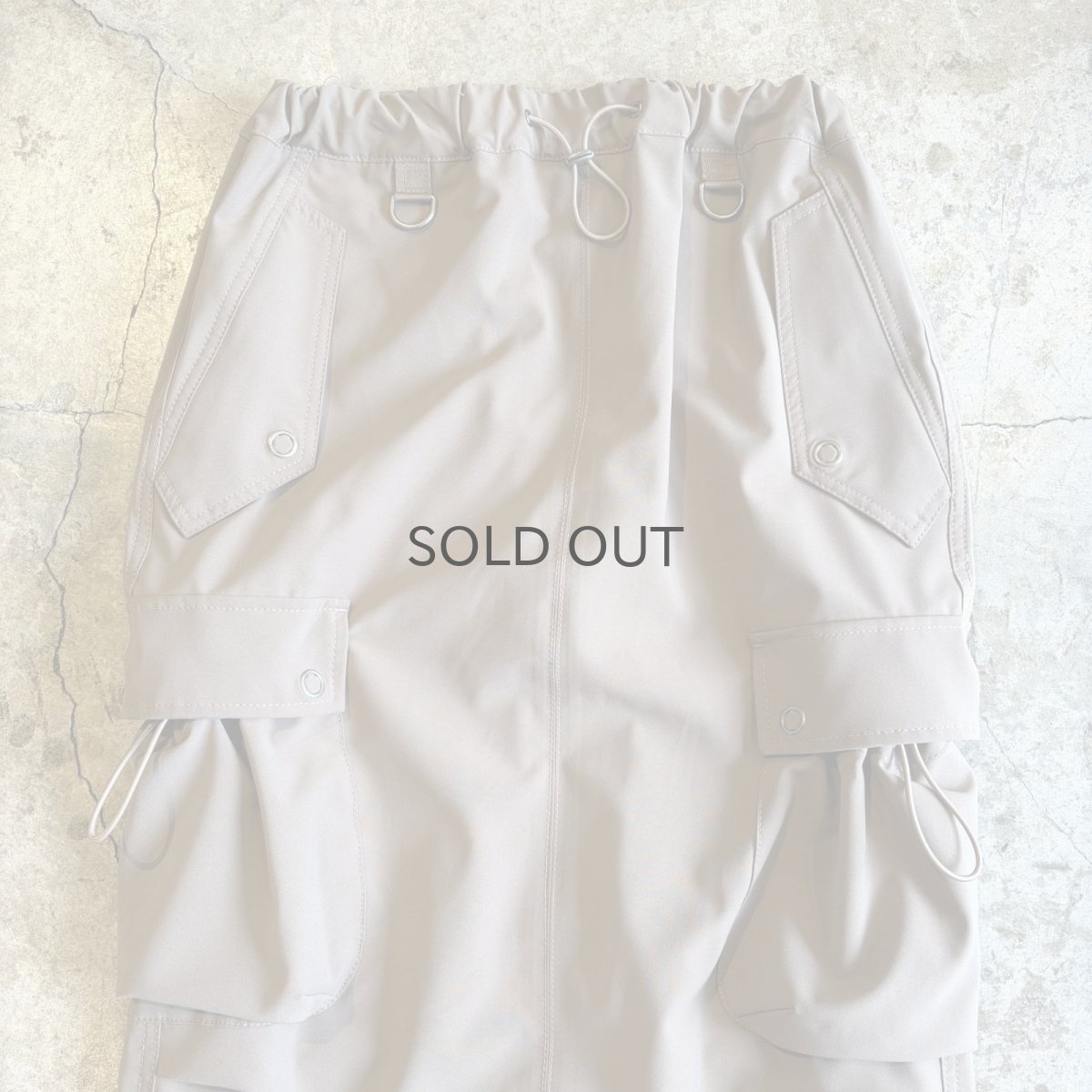 画像3: WAIST DRAW CORD DESIGN CARGO SKIRT / FREE~W35 (3)