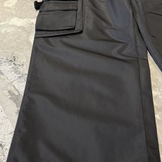 画像7: 【WONDERGROUND】MULTI CARGO POCKET WIDE NYLON PANTS / BLACK / OS (7)