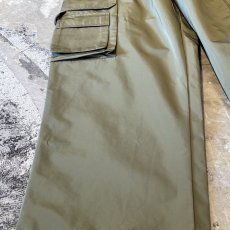 画像7: 【WONDERGROUND】MULTI CARGO POCKET WIDE NYLON PANTS / GREEN / OS (7)